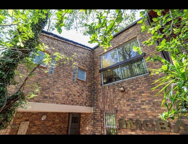 3 BEDROOM HOUSE FOR SALE IN BRYANSTON